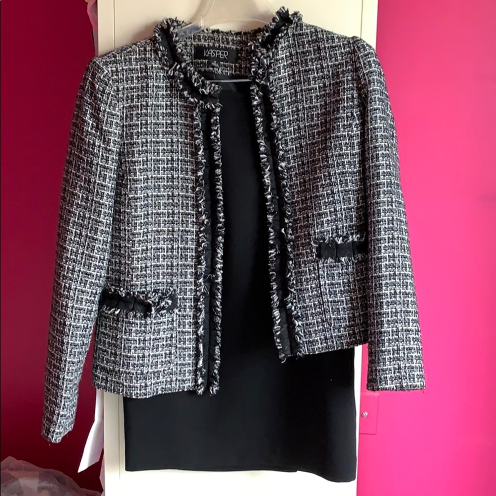 Blazer & a black pencil skirt